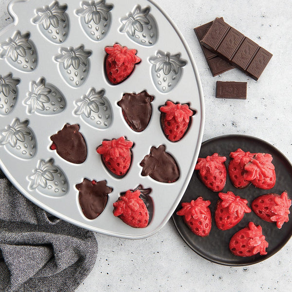 Frozen Dark Chocolate Berry Bites