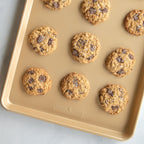 Nonstick baking sheet 53.5 x 38 cm with baked cookies