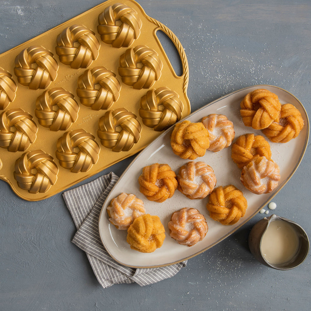 75th Anniversary Braided Mini Bundt Pan 37.5 x 25 x 4cm