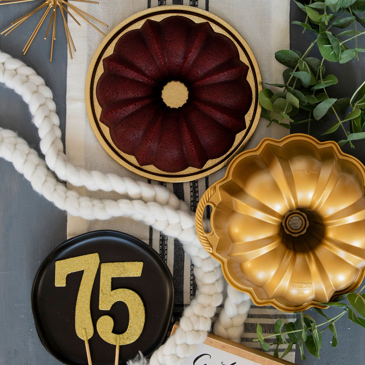 Large Anniversary Bundt Pan 30.5 x 27 x  11.5cm