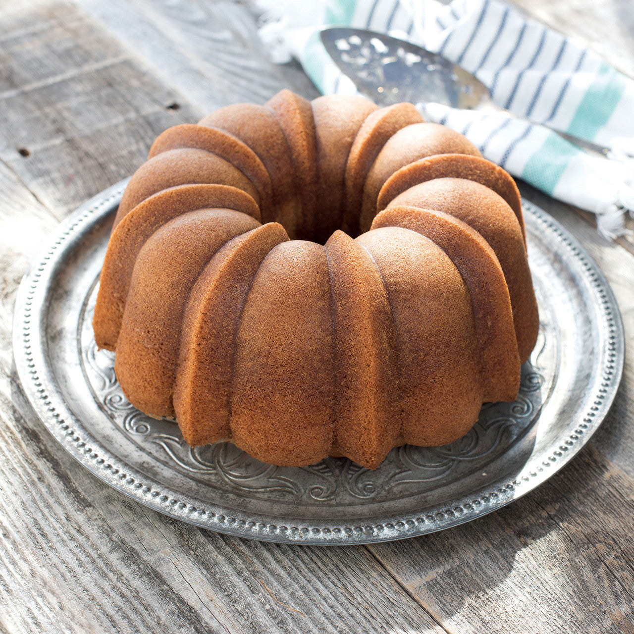 Large Anniversary Bundt Pan 30.5 x 27 x  11.5cm