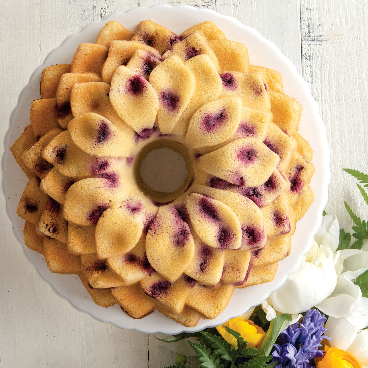 10 Cup Blossom Bundt Pan 26.5 x 19.5 x 9.5cm