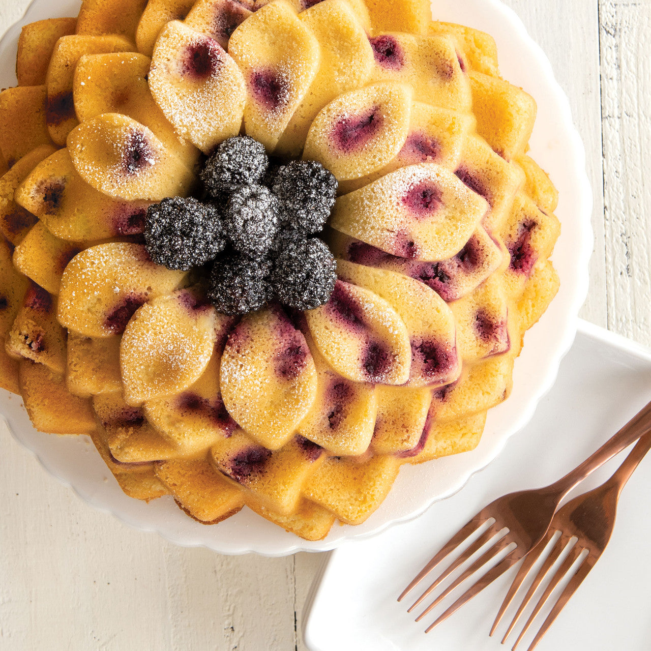 10 Cup Blossom Bundt Pan 26.5 x 19.5 x 9.5cm